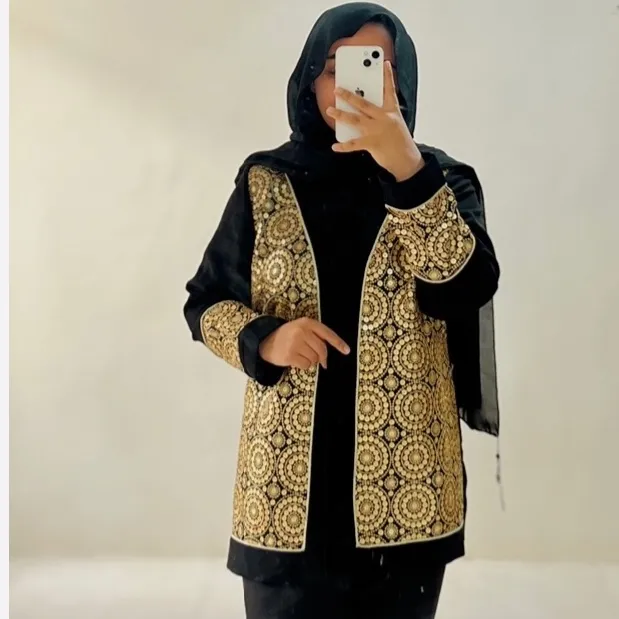 کت سوزن دوزی مشکی و طلایی