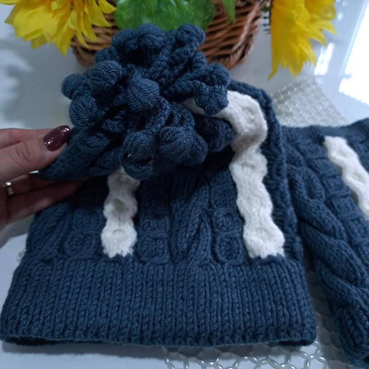 شال و کلاه بچگانه دست بافت طوسی کاموا ترک